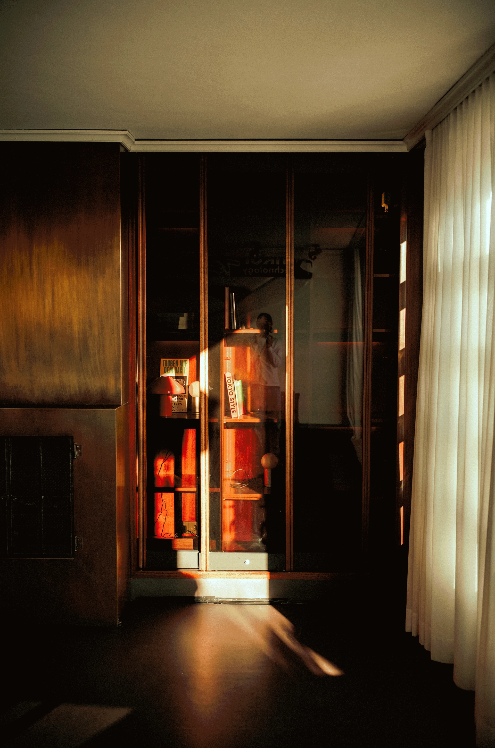 A Social Space for the Curious